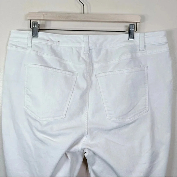 Talbots Womens Size 18W Crop Flawless Five Pocket Boyfriend Jean Short - Picture 14 of 15